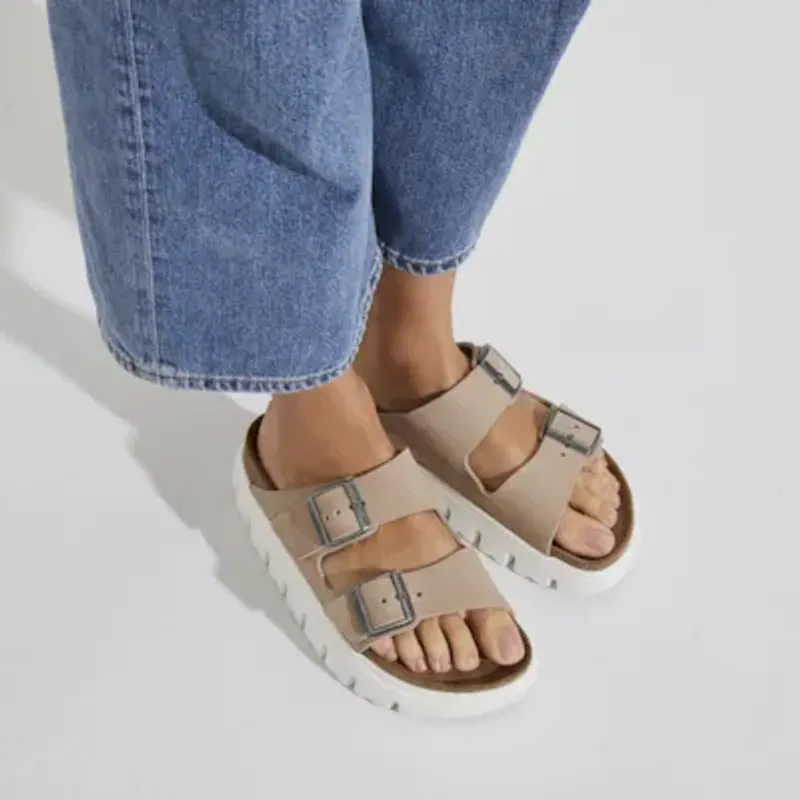 Birkenstock Arizona platform warm sand semsket skinn smal